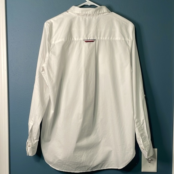 Tommy Hilfiger NWOT White Casual Button Down Shirt Size Medium - Picture 8 of 9
